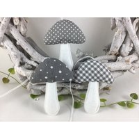 3 Stoffpilze in Grau/Weiß, Dekopilze, Herbst, Weihnachtsbaumdeko, Pilze, Wald, Herbst von ManufakturSteinhoff