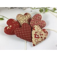 5 Stoffherzen, Dekoherzen, Herzen, Dunkelrot/Beige, Stoffanhänger, Weihnachten von ManufakturSteinhoff
