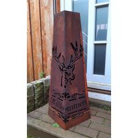 Pyramide, Willkommen Hirschkopf | Detailliert Pyramide, Willkommen Hirschkopf | Detailliert von Manuferrum