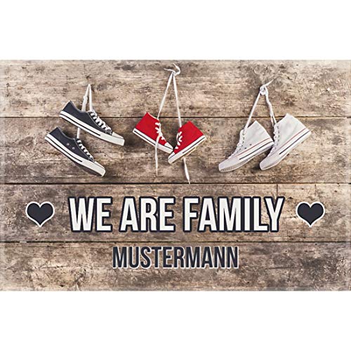 Manutextur Fußmatte mit Namen - Motiv WE Are Family - viele Motive - Schmutzfangmatte personalisiert - Größe 50x80 cm - persönliches & individuelles Geschenk von Manutextur