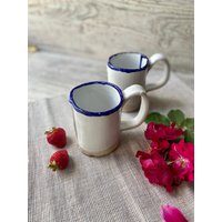 Blauer Rand Kaffee -/Teetasse, Keramiktasse, Weißes Und Blaues Geschirr-Teeset, Handgefertigte Keramik-Trinkgeschirr, Steinzeug-Tasse, Moderne von ManyaMadeStudio