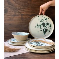 Grünes Steingut Geschirr Set Moderne Keramik Teller & Schüsseln Grünes Steingut Geschirr Set Moderne Keramik Teller & Schüsseln von ManyaMadeStudio