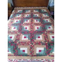 Log Cabin Roses Queen Size Bettdecke von MapleLeafQuiltShop