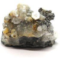 Fluorit Mit Quarz Und Pyrit 60 Mm X 45 | 119 Gramm von MapuMinerals