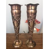 Antike Jugendstil Repousse Kupfer Messing Vasen, Spill Vasen Antike Jugendstil Repousse Kupfer Messing Vasen, Spill Vasen von MarangeVintage