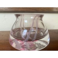 Vintage Caithness Flamenco Glas Kerzenhalter, Pink Swirl Kerzenhalter von MarangeVintage