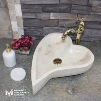 Beige Marmor Herz Design Waschbecken - Handarbeit, 100% Naturstein von MarbleDesignMarket
