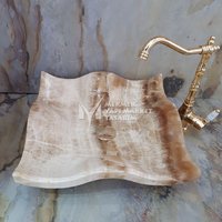 Honig Onyx Marmor Welliges Blatt Design Waschbecken von MarbleDesignMarket