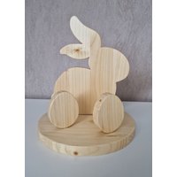 Kleiner Osterhase Mit Zwei Eiern - Sehr Hübsche Osterdekoration Aus Holz Easter Bunny With Two Eggs Pretty Easterdecoration Holzdekoration Kleiner Osterhase Mit Zwei Eiern - Sehr Hübsche Osterdekoration Aus Holz Easter Bunny With Two Eggs Pretty Easterdecoration Holzdekoration von MarcosHolzwelt