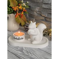 Herbstdeko, Eichhörnchen, Kerzenhalter, Raysin Deko, Teelichthalter, Dekoration, Geschenk, Mitbringsel, Tablett Herbstdeko, Eichhörnchen, Kerzenhalter, Raysin Deko, Teelichthalter, Dekoration, Geschenk, Mitbringsel, Tablett von MarengoBodensee