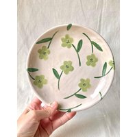 Handgefertigter Keramikteller - Floraler Handgefertigter Teller Dessertteller Unikatteller Handgefertigter Keramikteller - Floraler Handgefertigter Teller Dessertteller Unikatteller von MargauxDubracPoterie