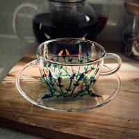 Regenbogenfelder Glas Teetasse Mit Untertasse - Glaskunst von MariaLouisaArtist