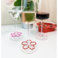 Blumen-Weinglas-Charms Wiederverwendbare Getränkemarker Buntes Blühendes Partyzubehör von MaricreaSwiss