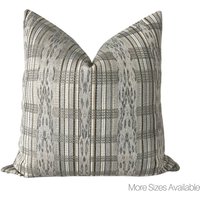 Wesley || Vintage Grauer Textil Kissenbezug | Moderne Vom Bauernhof Rustikale Ringelblumen Interieurs von MarigoldInteriors