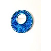 Runder Blauer Rattanspiegel von MarinaPyroDeco