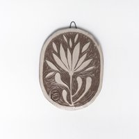Graviertes Gemälde - Weiße Blume Einzelstück Graviertes Gemälde - Weiße Blume Einzelstück von MarionMartyCeramique