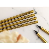 Personalisierter Bleistift | Gold, Schwarz Mit Namen Graviert Geschenkidee Hochzeit Gastgeschenk Adventskalender von MarisaAleneDesign