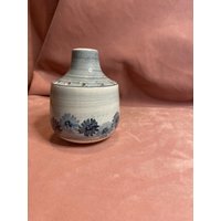 Schöne Vintage Vase, Blumenvase, Frosch von MarketOfLondon