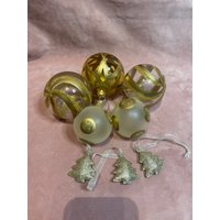 Wunderschönes Set Aus 8 Mix Goldfarbenen Glas Weihnachtskugeln von MarketOfLondon