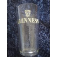 Pintglas, Trinkgefäße, Barware, Bierglas, Guinness, Guinness Beer von Marnieandmurphy