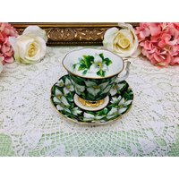 Royal Albert Provincial Flowers „Trillium" Teetasse Und Untertasse Um 1970 von MarquisTreasures