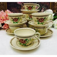 Satz Von Fünf Seltenen Royal Doulton Beaconsfield Teetassen Und Untertassen von MarquisTreasures