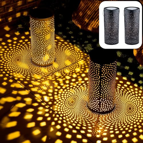 Marrakesch 2er Set Solarlaternen Solarlampen für außen mit Henkel aus Metall 30cm Groß | Orientalische Deko Outdoor Solar LED Laterne Wetterfest Swann Schwarz IP65 Wasserdicht als Gartendeko im Garten Marrakesch 2er Set Solarlaternen Solarlampen für außen mit Henkel aus Metall 30cm Groß | Orientalische Deko Outdoor Solar LED Laterne Wetterfest Swann Schwarz IP65 Wasserdicht als Gartendeko im Garten von Marrakesch Orient & Mediterran Interior