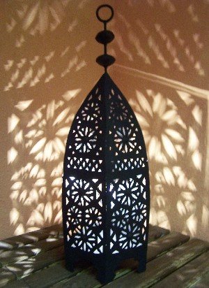 Orientalische Laterne aus Metall Schwarz Sliman 60cm groß | Marokkanische Gartenlaterne für draußen, Innen als Tischlaterne | Marokkanisches Gartenwindlicht Windlicht hängend oder zum hinstellen von Marrakesch Orient & Mediterran Interior