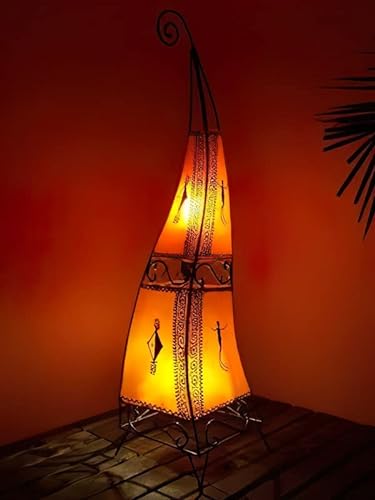 Orientalische Stehlampe Marrakesch orange 100cm Lederlampe Hennalampe Lampe | Marokkanische Große Stehlampen aus Metall, Lampenschirm aus Leder | Orientalische Dekoration aus Marokko, Farbe Orange von Marrakesch Orient & Mediterran Interior