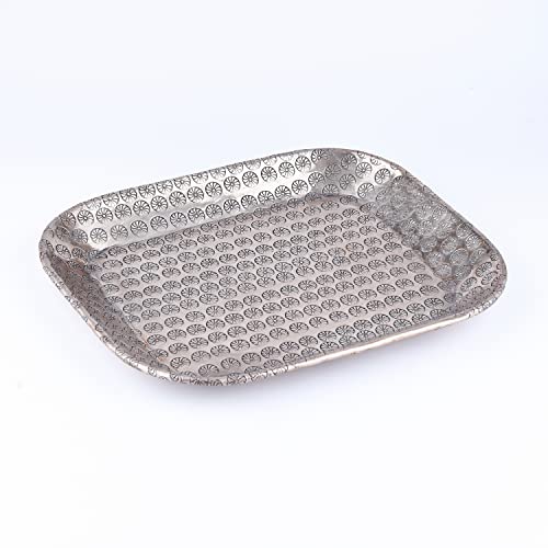 Orientalisches Tablett aus Aluminium Jamira 29cm | Marokkanisches Teetablett in der Farbe Silber | Orient Silbertablett silberfarbig | Orientalische Dekoration auf dem gedeckten Tisch Orientalisches Tablett aus Aluminium Jamira 29cm | Marokkanisches Teetablett in der Farbe Silber | Orient Silbertablett silberfarbig | Orientalische Dekoration auf dem gedeckten Tisch von Marrakesch Orient & Mediterran Interior