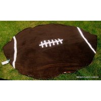 Benutzerdefinierte Erwachsene Fußball Geformt Handgemachte Fleece Decke von MarransCreations