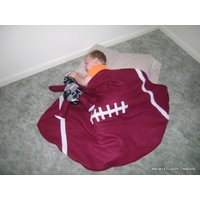 Childs Fußball Geformte Custom Handgemachte Fleecedecke - Nfl Geschenk-Idee Unterstützen Sie Ihr Team Weich Und Kuschelig Team-Farben von MarransCreations