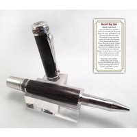 Handgemachter Kugelschreiber Bog Oak - Rollerball Geschenk Für Ihn Handgemachter von MarshallWoodworks