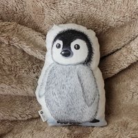 Pinguin Kissen. Kinderzimmer Dekor. Tierkissen. Baby-Dusche-Geschenk. Wunderbares Plüschtier von MartaDalloul