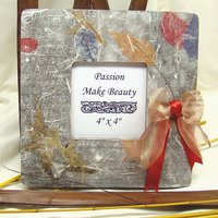 Hand Dekorierter Bilderrahmen Aus Holz, Zum Stellen Oder Hängen, Schleifenbänder, Schreibtisch Wohnkultur, Weiß Braun, Herbstblätter, Ein Hand Dekorierter Bilderrahmen Aus Holz, Zum Stellen Oder Hängen, Schleifenbänder, Schreibtisch Wohnkultur, Weiß Braun, Herbstblätter, Ein von MartakyArt