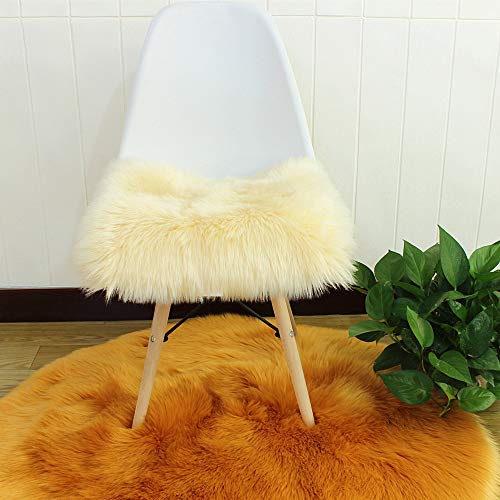 Faux Lammfell Sitzkissen, Schaffell Sitzauflage Longhair Fell Optik Nachahmung Wolle Sofa Matte (Beige,50 * 50cm) von Martin Kench