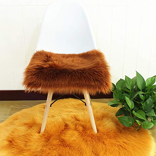 Faux Lammfell Sitzkissen, Schaffell Sitzauflage Longhair Fell Optik Nachahmung Wolle Sofa Matte (Brown,40 * 40cm) von Martin Kench