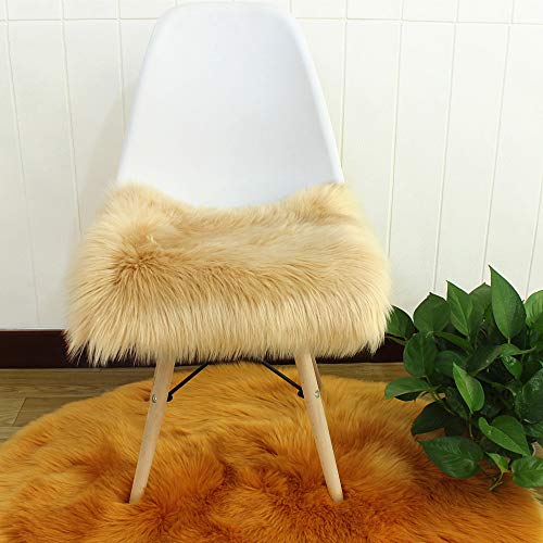 Faux Lammfell Sitzkissen, Schaffell Sitzauflage Longhair Fell Optik Nachahmung Wolle Sofa Matte (Khaki,40 * 40cm) von Martin Kench