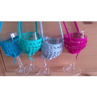 Weinglashalter 2 Stück, Gehäkelt, Für Weinfeste, Weinbergwanderungen, Märkte, Ohne Gläser, Zum Umhängen, in Verschiedene Farben von MartinaStricktrends