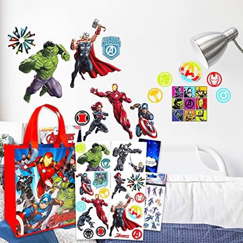 RoomMates Avengers Wandsticker Bundle ~ 26 Marvel Aufkleber mit Iron Man, Black Widow, The Hulk und mehr mit Stickern, Avengers Tragetasche und Malpostern. von Marvel