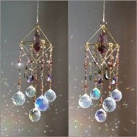 Big Hanging Suncatcher Brass Messing Gold Sun Catching Pendant Rainbow Sonnenfänger Aufhänger Purple Amethyst Aura Prism Glas Crystal Point von MarvelousMaCreations