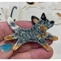 Handgemachte Australian Cattle Dog Brosche Aus Porzellan von MaryDTiles