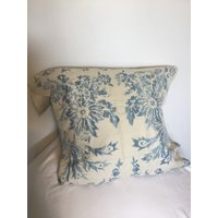 Cooper House Ikat in Indigo Oder Koralle Von Greeff von MaryEllieDesigns