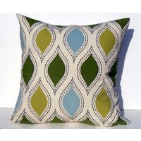 Let Es Dance in Chartreuse & Sky - Dieses Angebot Ist Für Ein Kissen Let Es Dance in Chartreuse & Sky - Dieses Angebot Ist Für Ein Kissen von MaryEllieDesigns