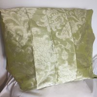 Montego Damast in Kiwi, Perle Oder Java - Kissenbezug von MaryEllieDesigns