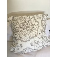 Odetta in Oatmeal-Nur Eine Verfügbar von MaryEllieDesigns