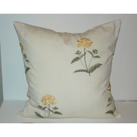 Veronica Stickerei in Jonquil-By Schumacher-One 22 X Inch Veronica Stickerei in Jonquil-By Schumacher-One 22 X Inch von MaryEllieDesigns