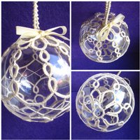 Weihnachtskugel Tatting Spitze Ornament Weiß-Off Ecru Creme Faden Tatted von MaryankaShop
