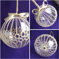 Weihnachtskugel Tatting Spitze Ornament Weiß-Off Ecru Creme Faden Tatted von MaryankaShop