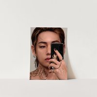 Taehyung/V Spiegel Selca Kunstdruck von MarysArtworkShop